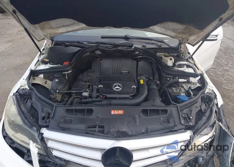 2013 Mercedes-Benz C 250 Sport из США, поврежденный, VIN WDDGF4HB0DA770800